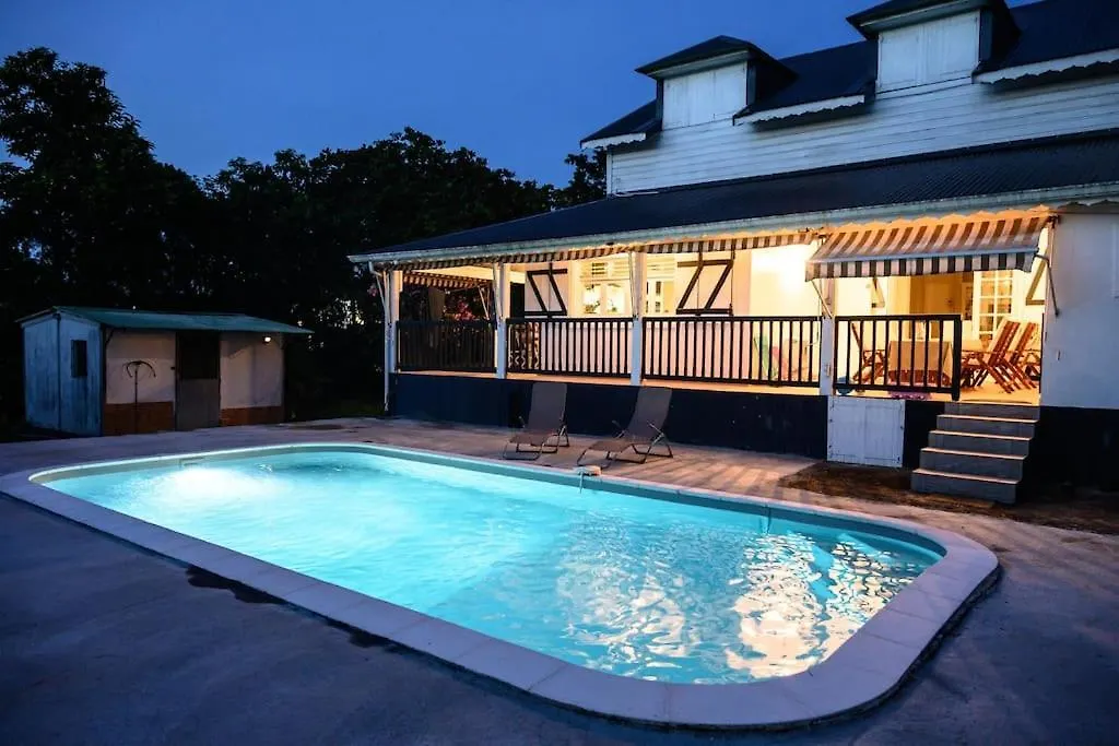 Villa De Charme - Lamentin - Piscine - 4 Chambres